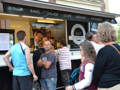 foodtruck camion dans la ville